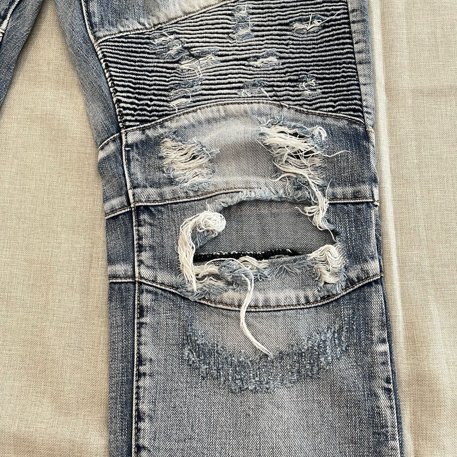 Mens Decibel Jeans 40/34 . Fashionably ripped in extra pockets