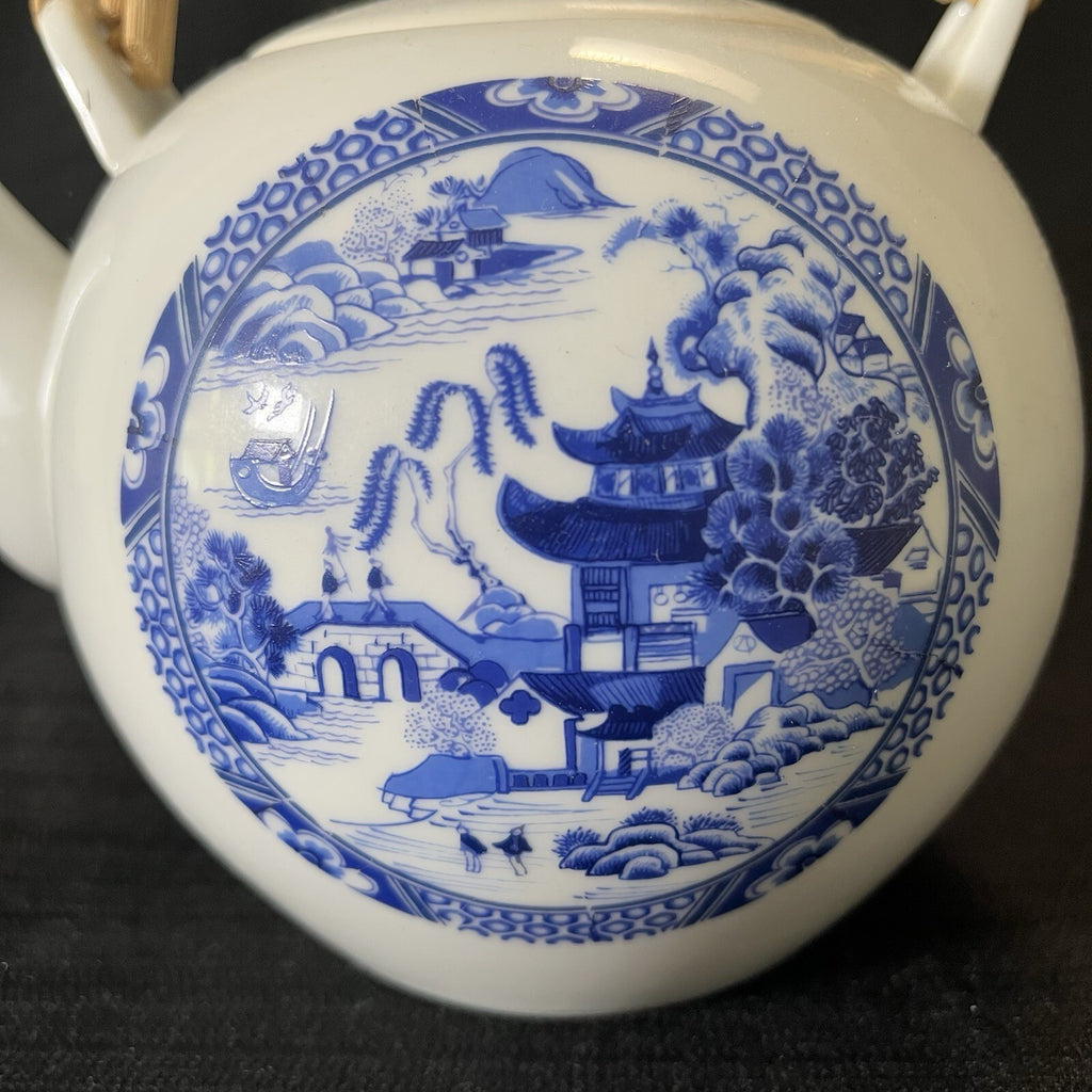 Japanese Porcelain Teapot Chinoiserie Blue Rattan Handle Cottage  Farm House 6.5