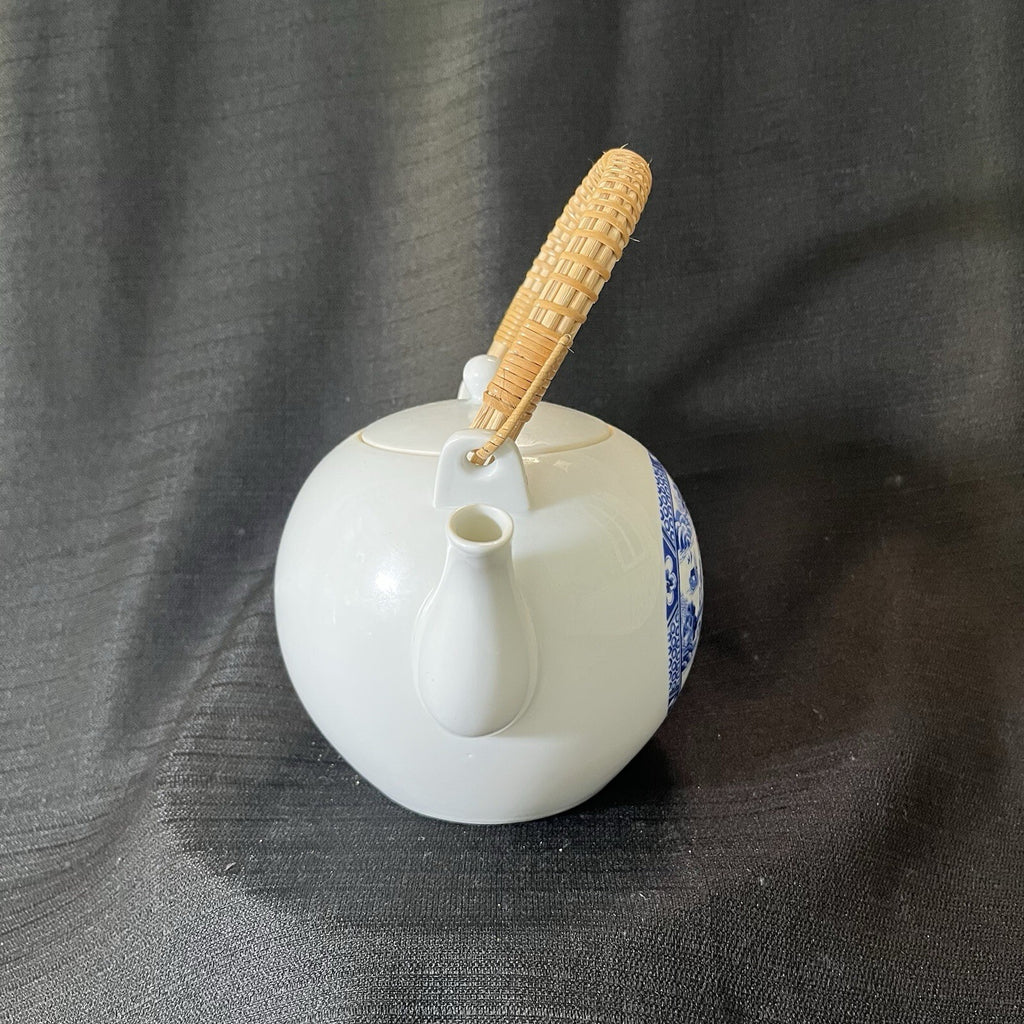 Japanese Porcelain Teapot Chinoiserie Blue Rattan Handle Cottage  Farm House 6.5