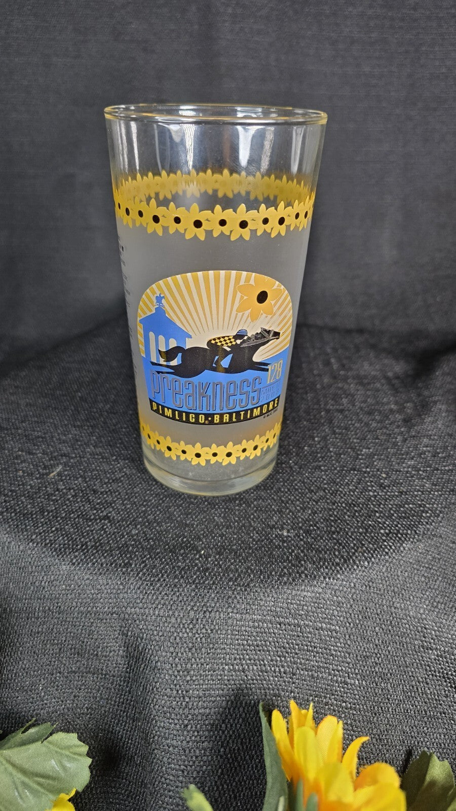 2003 PREAKNESS STAKES SOUVENIR GLASS - Horse Racing -Funny Cide- Sh
