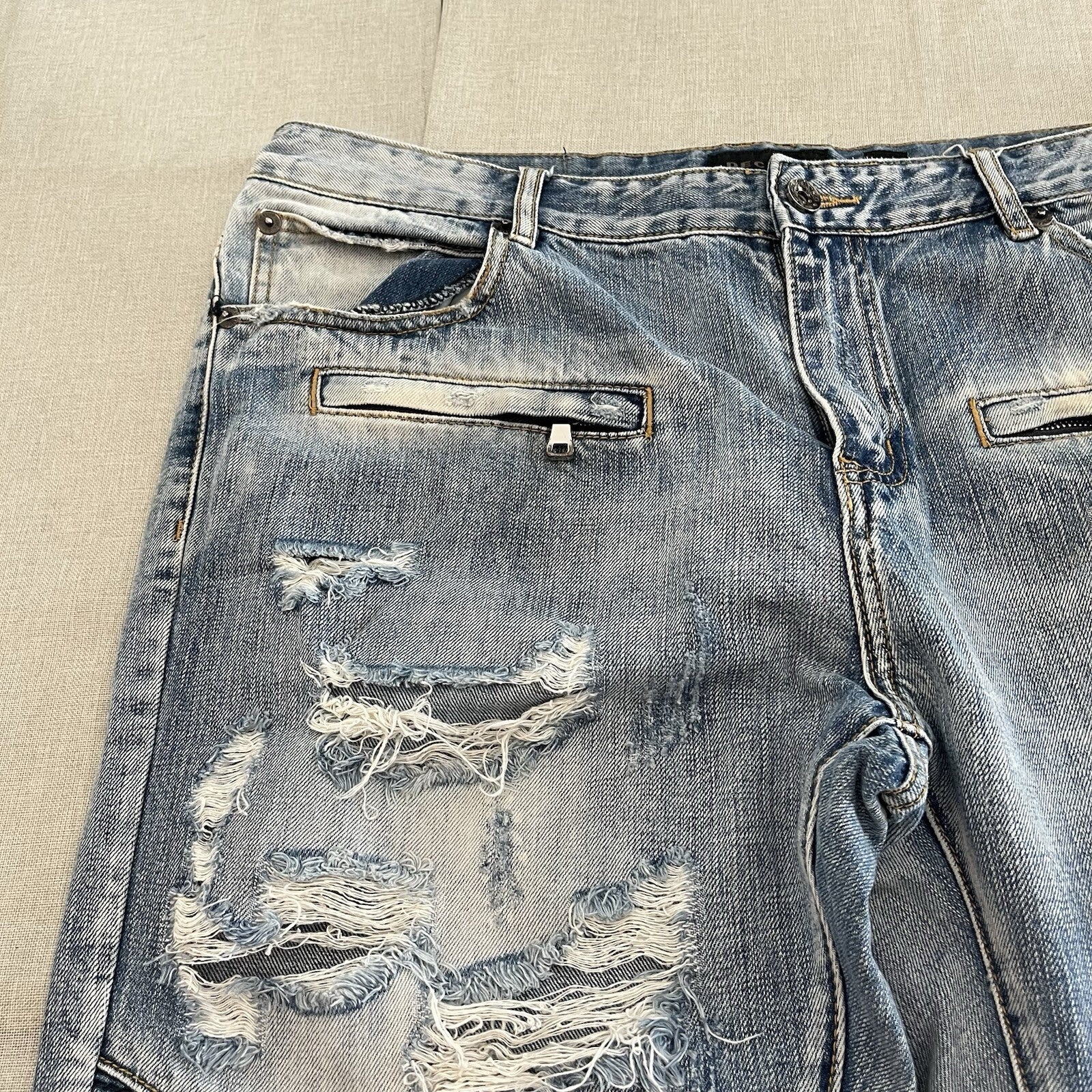 Mens Decibel Jeans 40/34 . Fashionably ripped in extra pockets