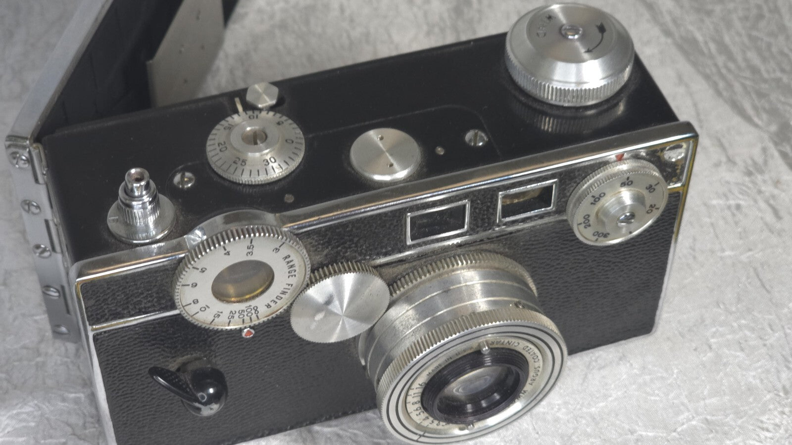 Vintage Aurgus 35mm Camera With Original Leather Case