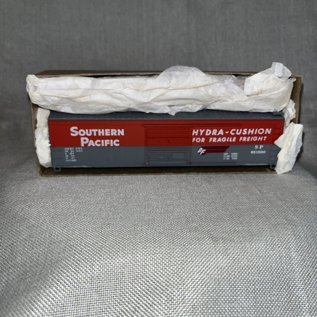 Roundhouse 1216 HO Southern Pacific 50' Box Car Kit