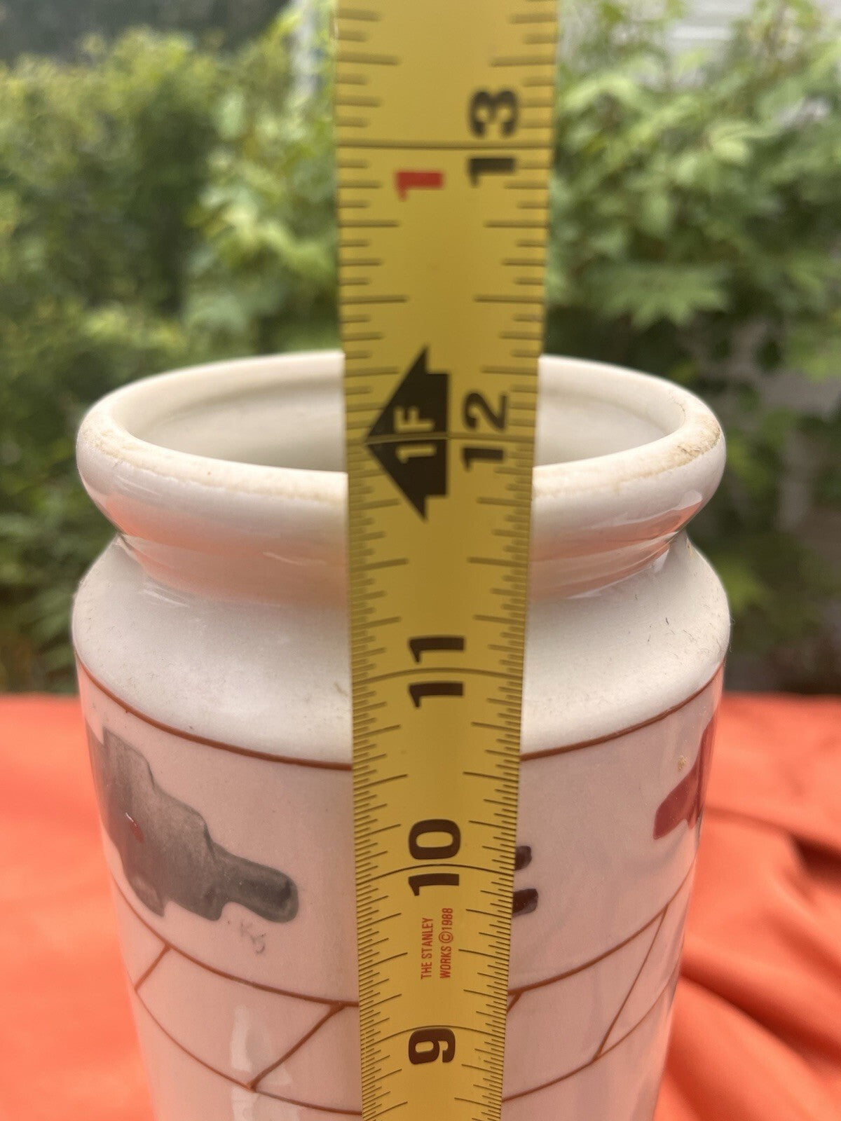 Hartstone Stoneware Container  Cheyenne Print 1983. LID CRACKED!!!