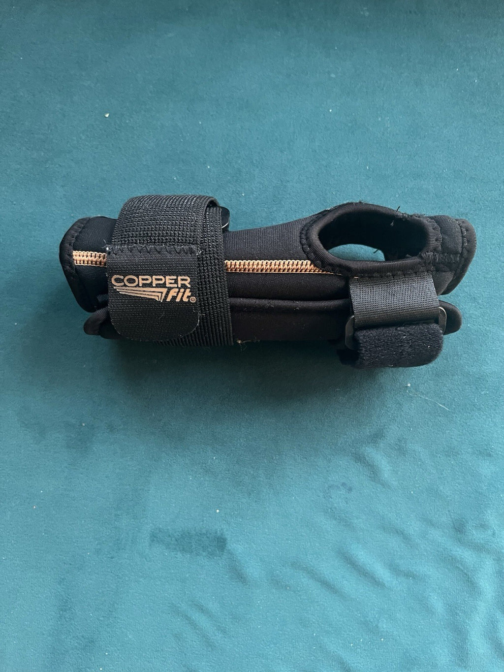 Copper Fit Rapid Relief, Wrist Brace Adjustable Fits  Wrist S/M - Black