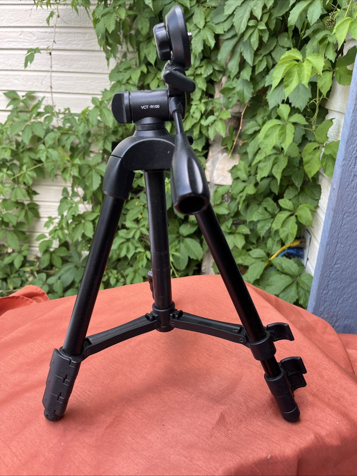 SONY VCT-R100 Pro Tripod Pan Tilt Black