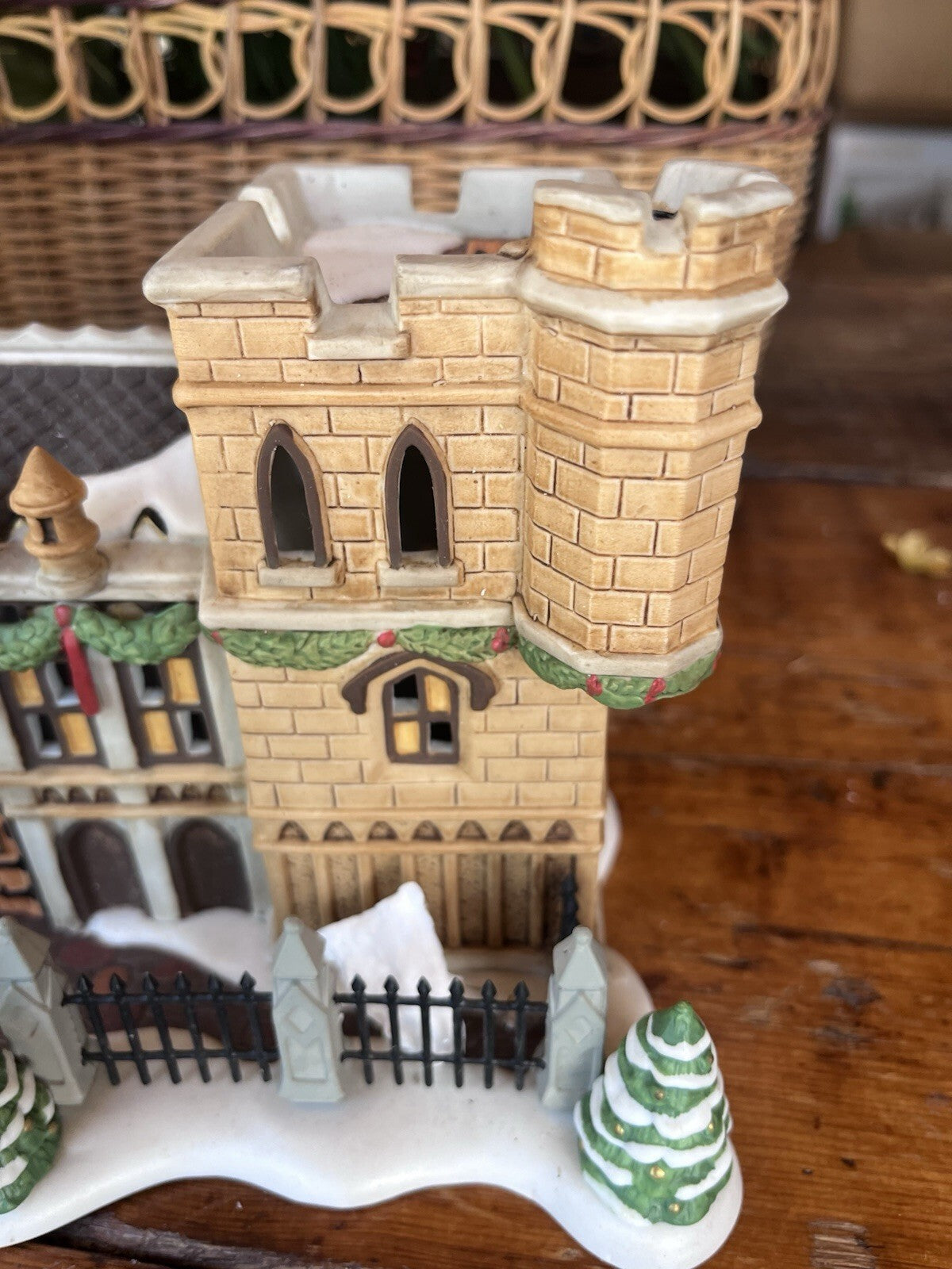 Big Ben Illuminated Ceramic Christmas Village Building Set Painted 2-Piece