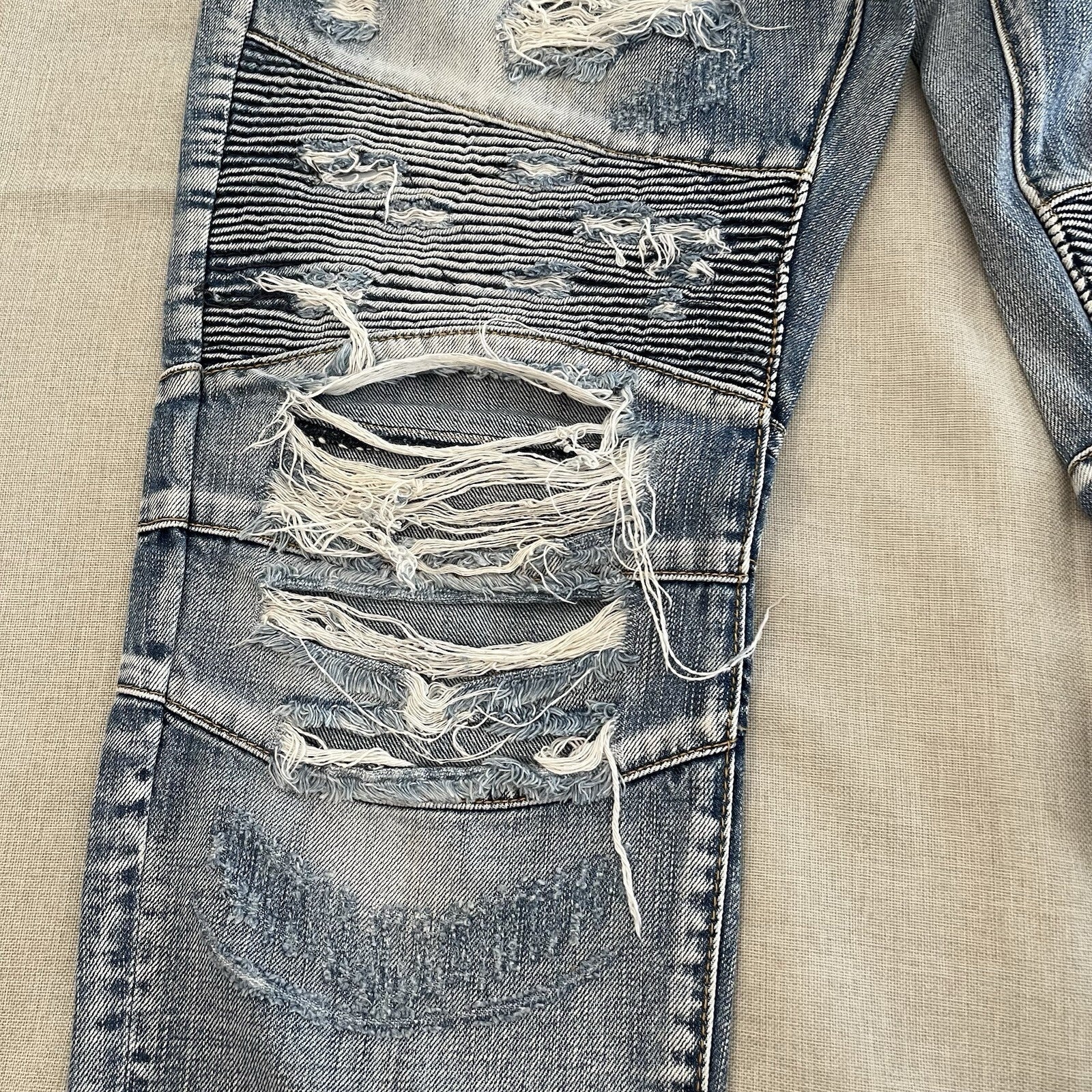 Mens Decibel Jeans 40/34 . Fashionably ripped in extra pockets