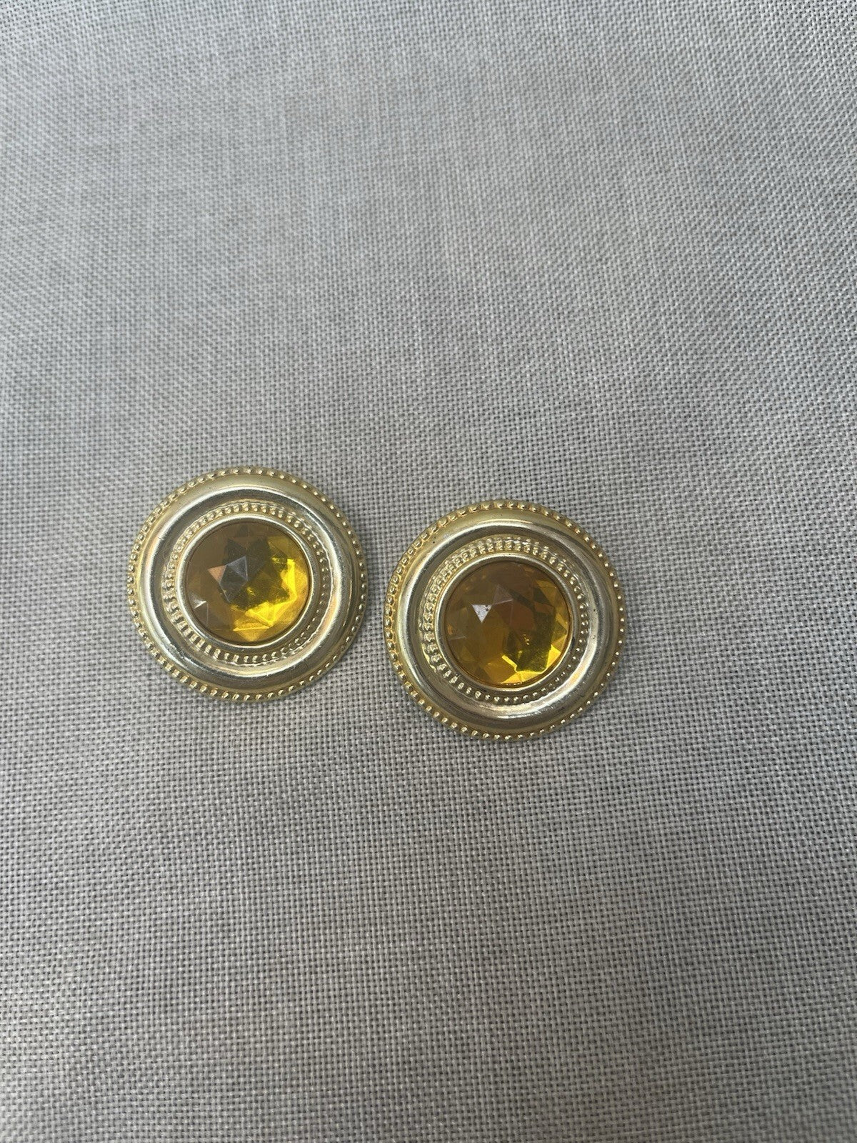 COSTUME jewelry clip on earrings. Green &yellow Stone, Pearl, filigree